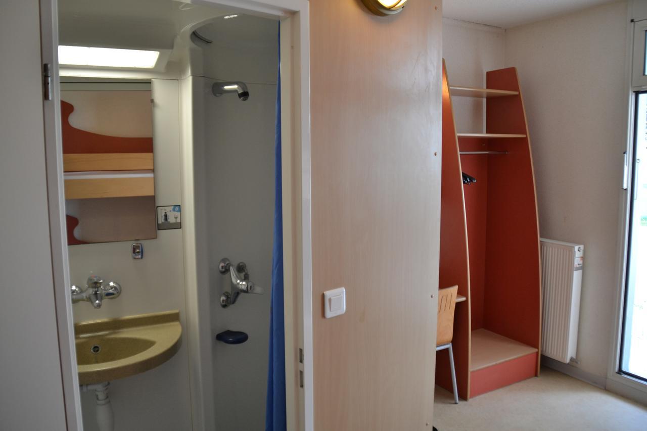 Hostel Auberge De Jeunesse La Rochelle  Zewnętrze zdjęcie